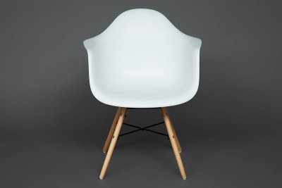 Стул Secret De Maison CINDY EAMES mod. 001 белый фото Стул Secret De Maison CINDY EAMES mod. 001 белый. Фото №4